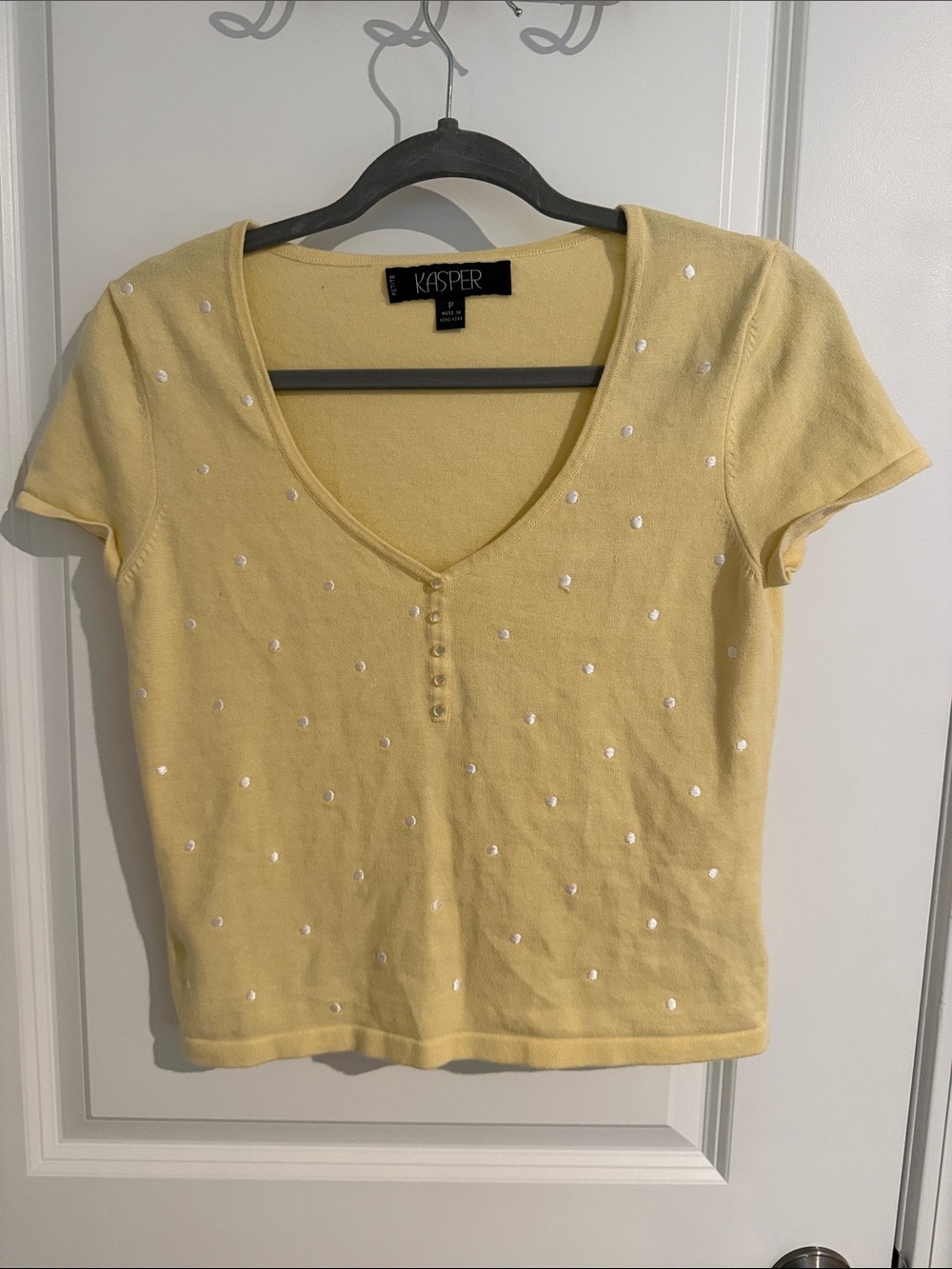 Vintage Kasper Yellow Short Sleeve V-Neck Top with Decorative Buttons